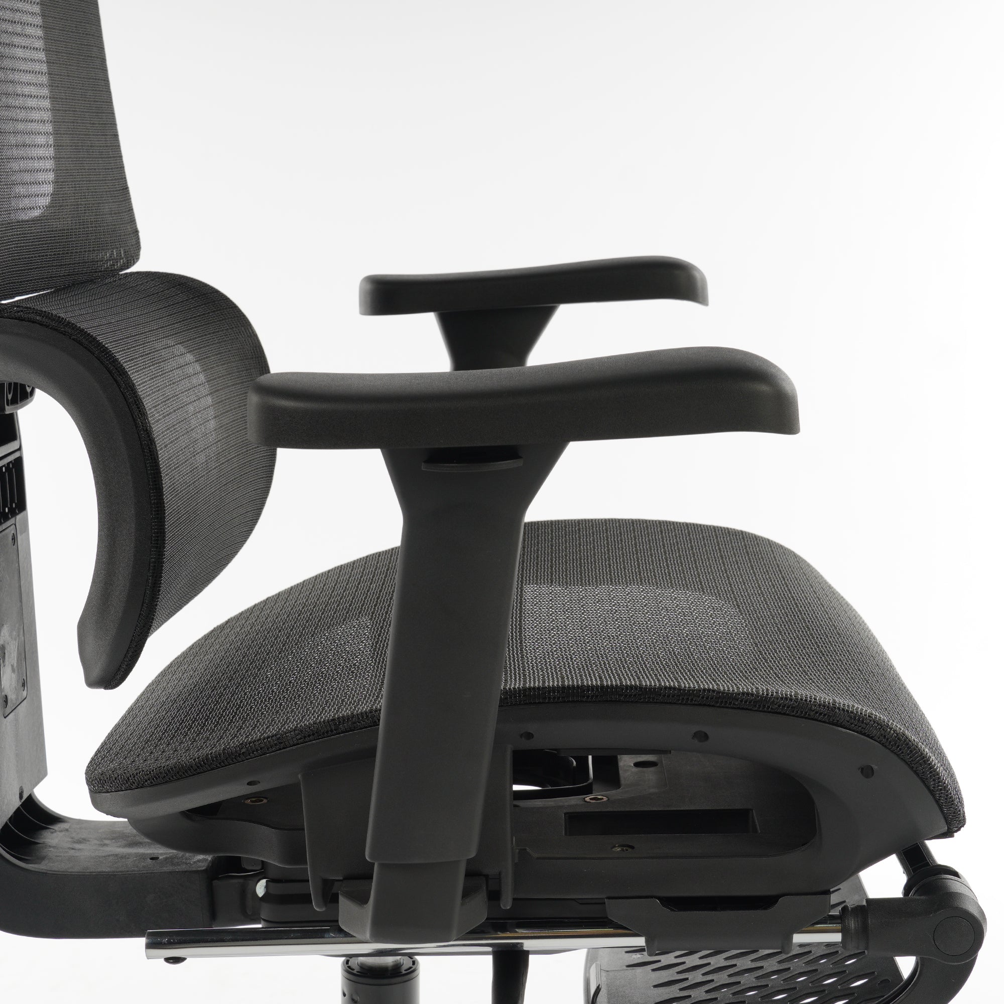 9028 Series Paramount Lounge Ergonomic Office Chair Black Mesh