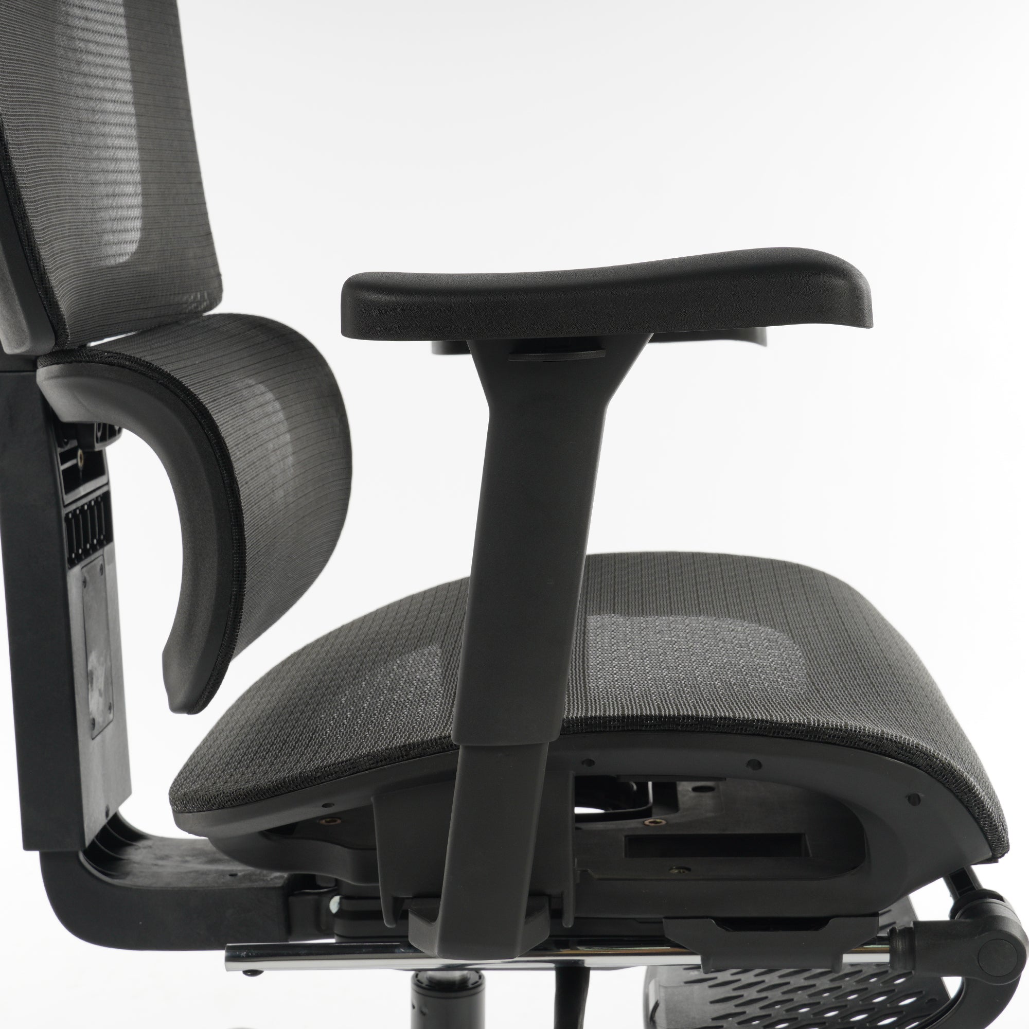 9028 Series Paramount Lounge Ergonomic Office Chair Black Mesh