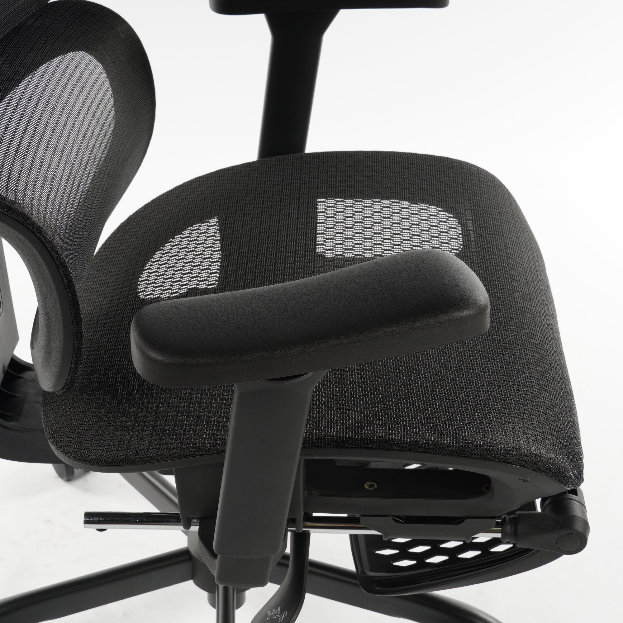 9028 Series Paramount Lounge Ergonomic Office Chair Black Mesh